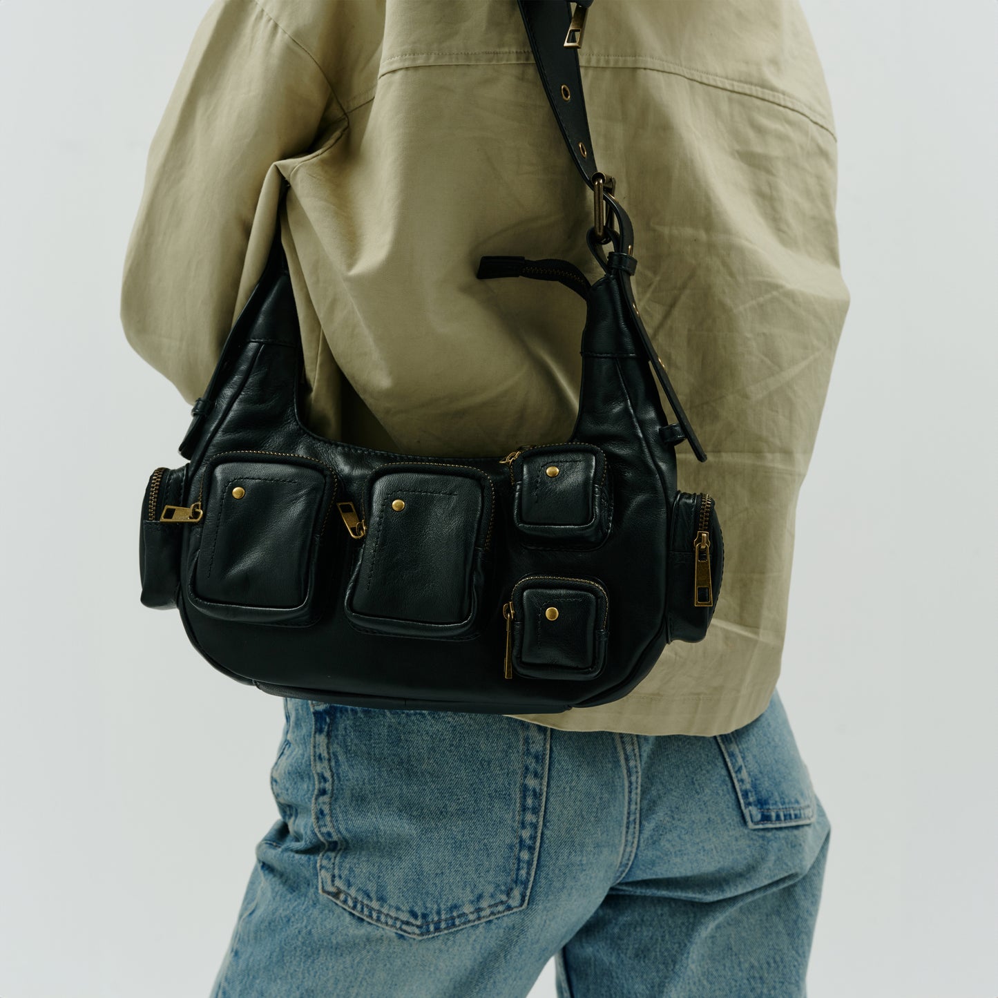 Núnoo Sally Small Pocket Sheep Black w. gold Shoulder bags Black