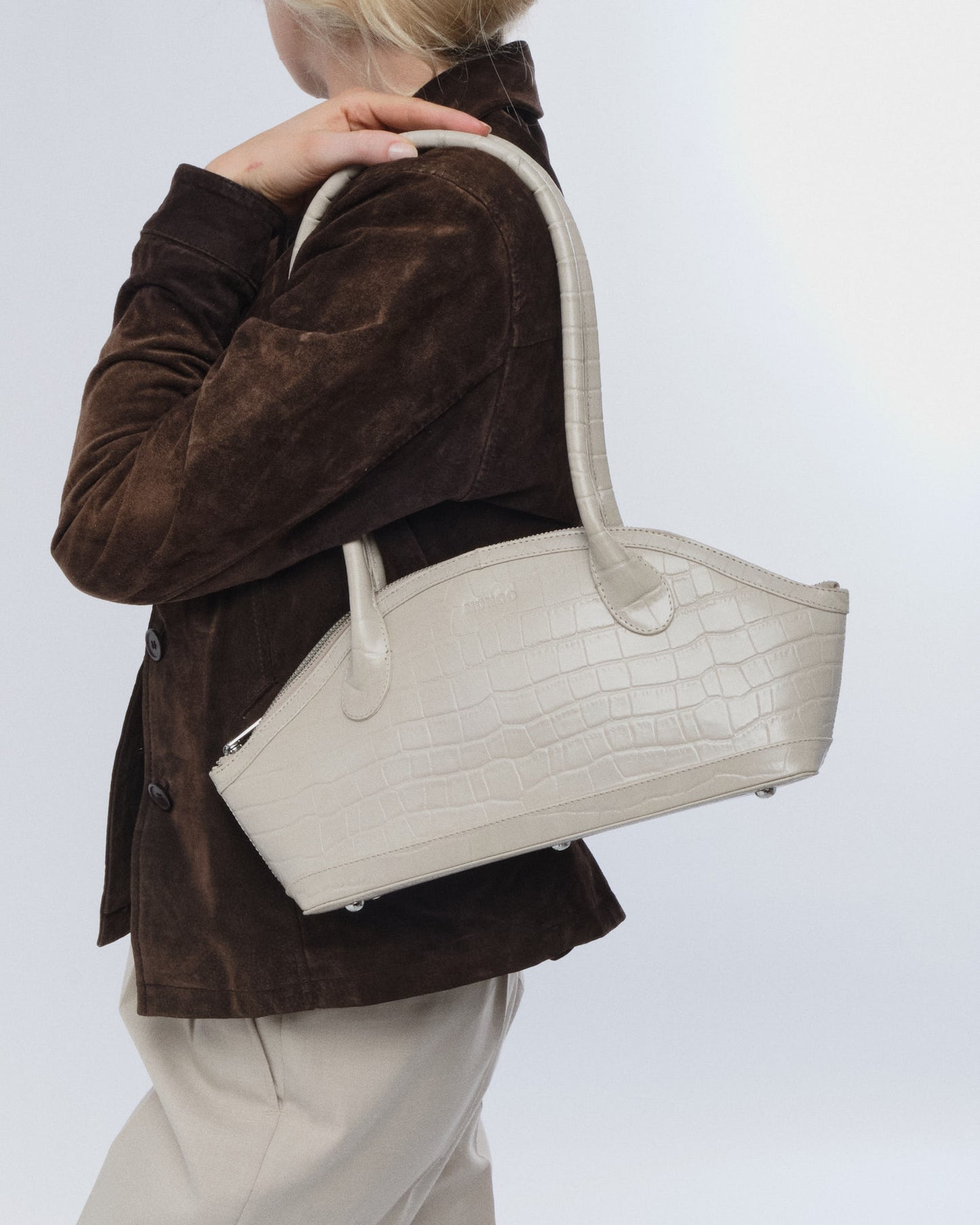 Núnoo Ayo Texas Warm Grey Medium Warm Grey