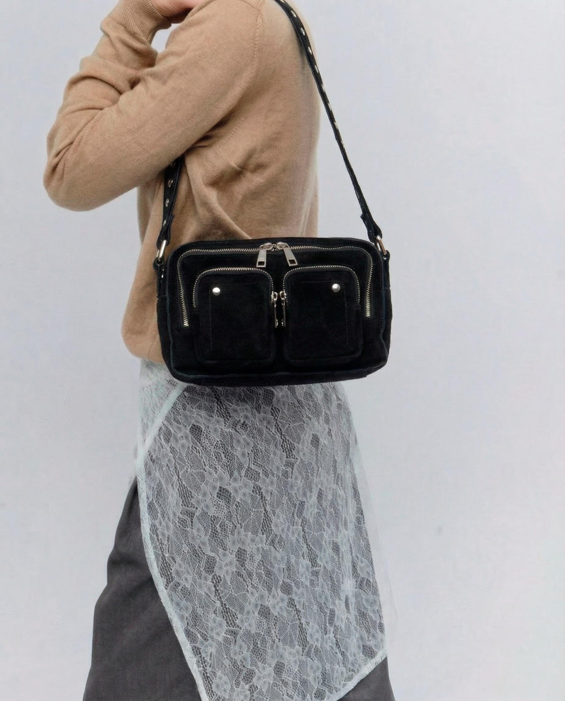 Núnoo Ellie Suede Black w. Gold Medium