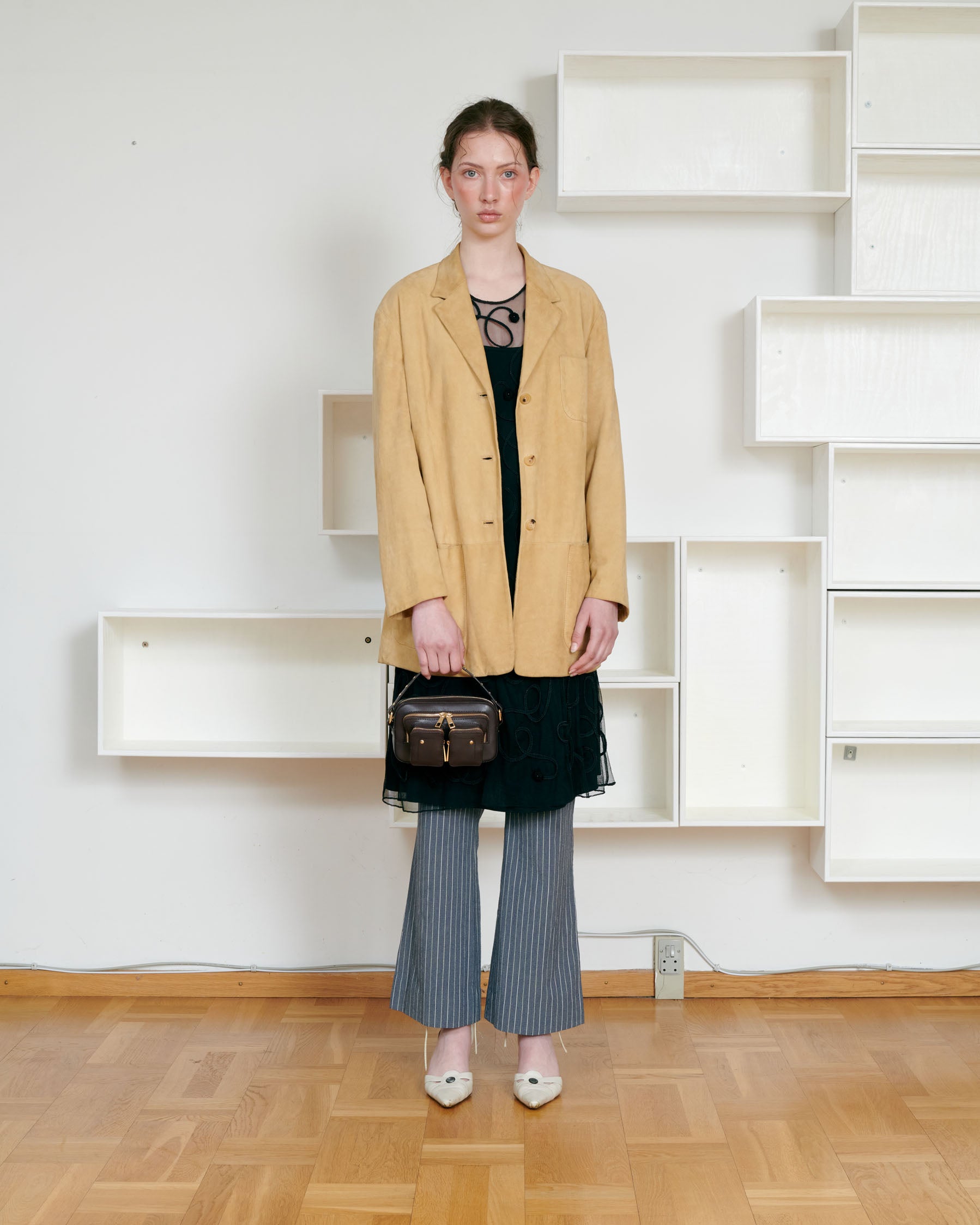 Núnoo Helena Florence Chocolate w. Gold Small bag Chocolate